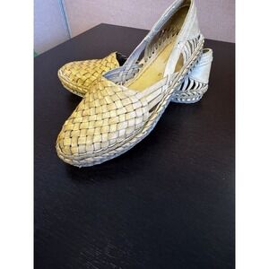 Mohinders Women's Woven Leather Flat Brown Honey Size 8 Casual Slip On EUC SB13